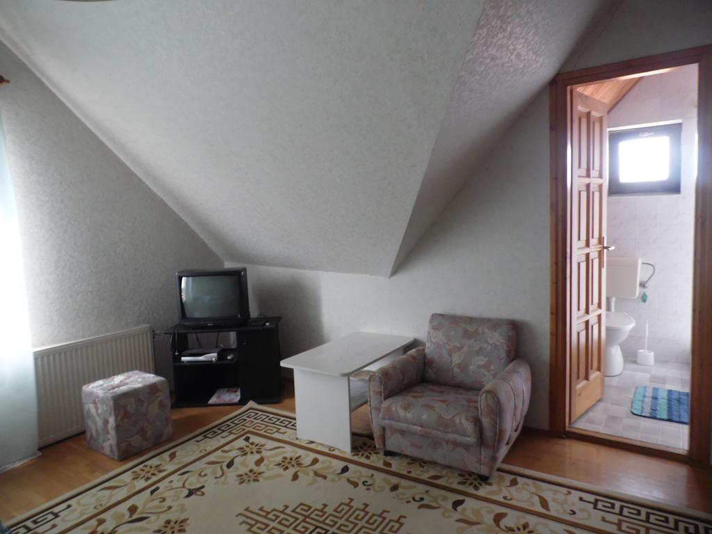 Bed and Breakfast Agi Panzio Obuda à Budapest Extérieur photo