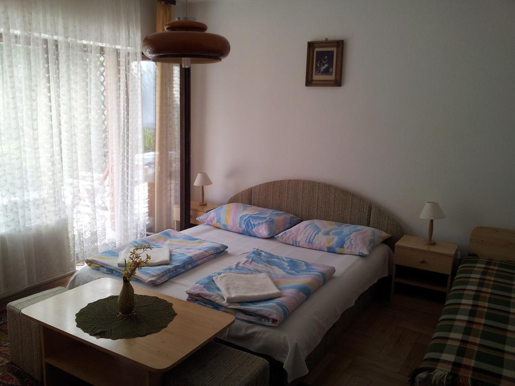 Bed and Breakfast Agi Panzio Obuda à Budapest Extérieur photo